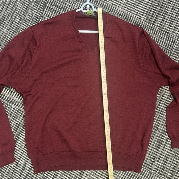 Brooks Brothers Men’s Maroon Fine Italian Merino Wool V-Neck Sweater Size XL - Picture 5 of 5